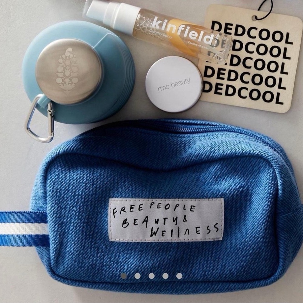 🦋Free People Cosmetics Bag - Picture 4 of 4